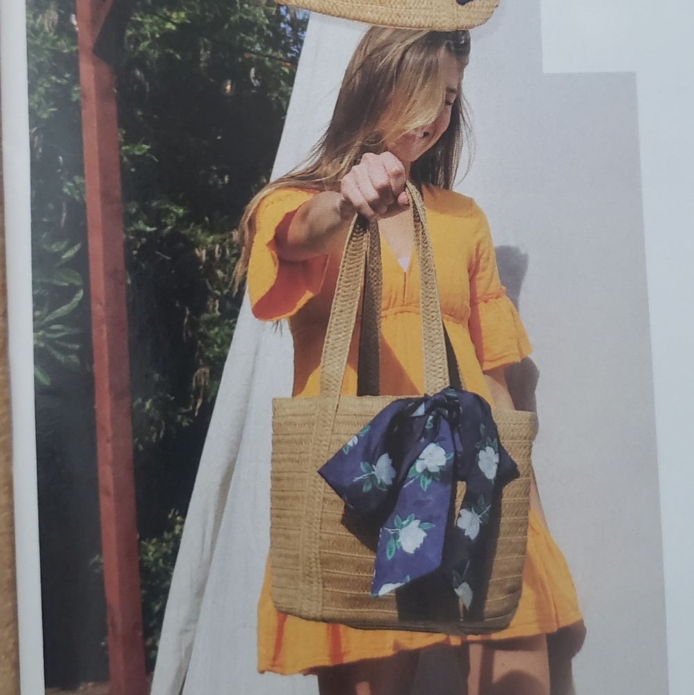 Straw bag w floral scarf